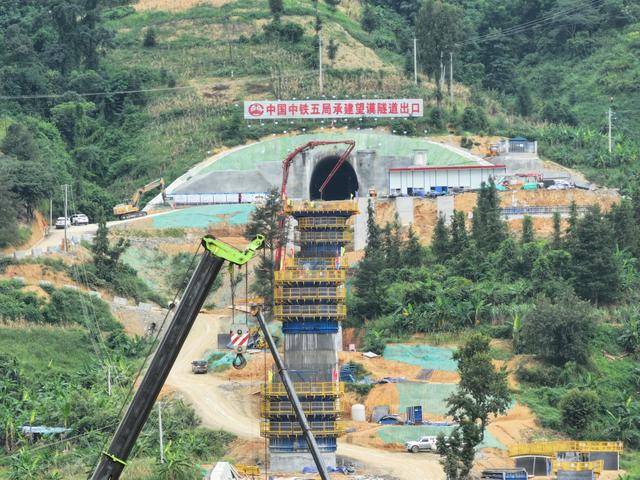 平昭高速项目土建五分部桥梁工程所有下部结构完成施工